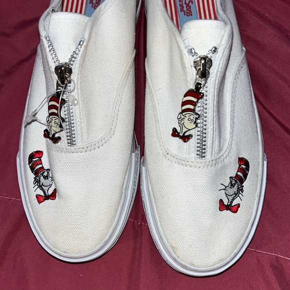 Dr. Seuss Canvas Sport Shoes Rare NEVER WORN SZ 8.5 - Picture 8 of 9